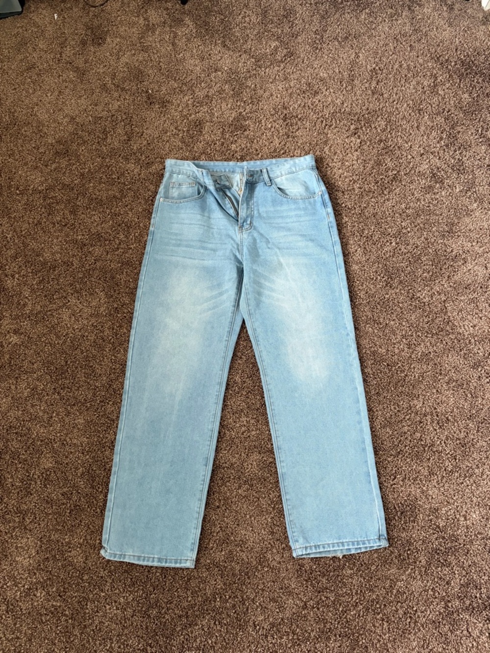 SHEIN Light Blue Men's Relaxed Jeans